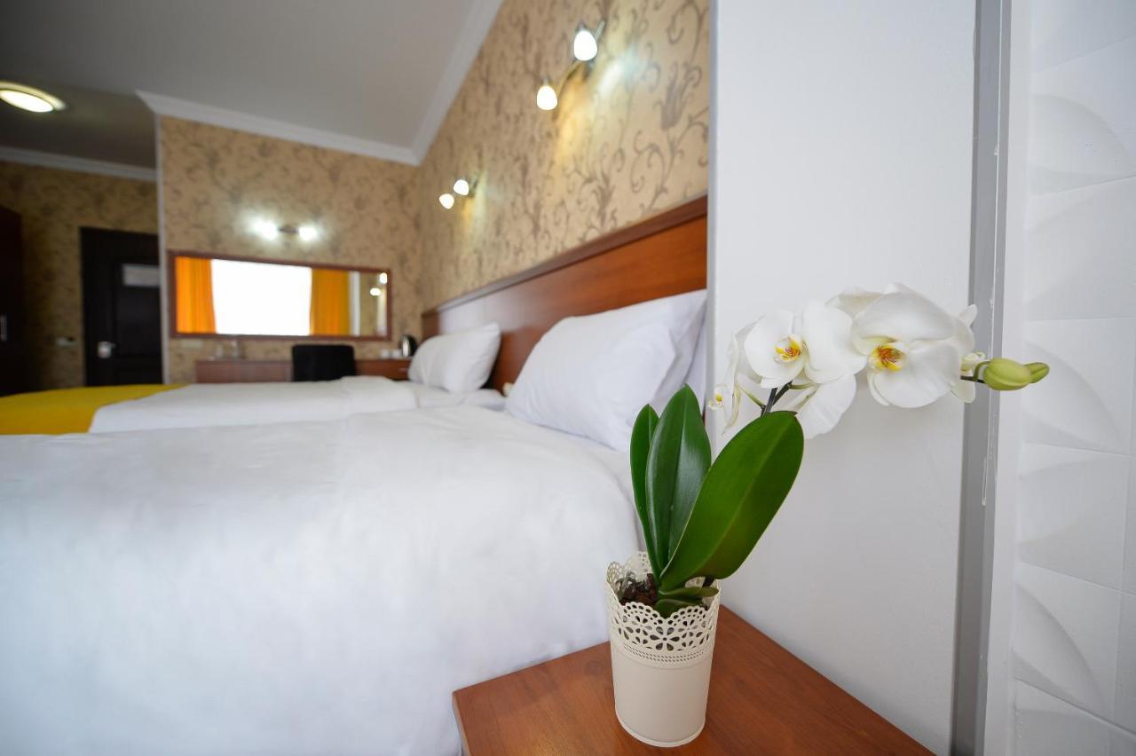 Aura Boutique Hotel 바투미 외부 사진